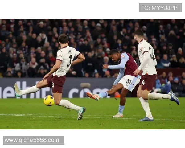 利兹联主场迎战曼联双方争夺英超积分榜重要一战 利兹联主场迎战曼联双方争夺英超积分榜重要一战